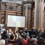 Nino D’Angelo alla chiesa dei Santi Festo e Marcellino: “Non mi è stato dato il diritto ad andare a scuola”