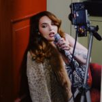 Intervista alla cantante Feliciana: “Il mio ultimo brano parla di vulnerabilità emotiva e del desiderio di sentirsi davvero visti e compresi”